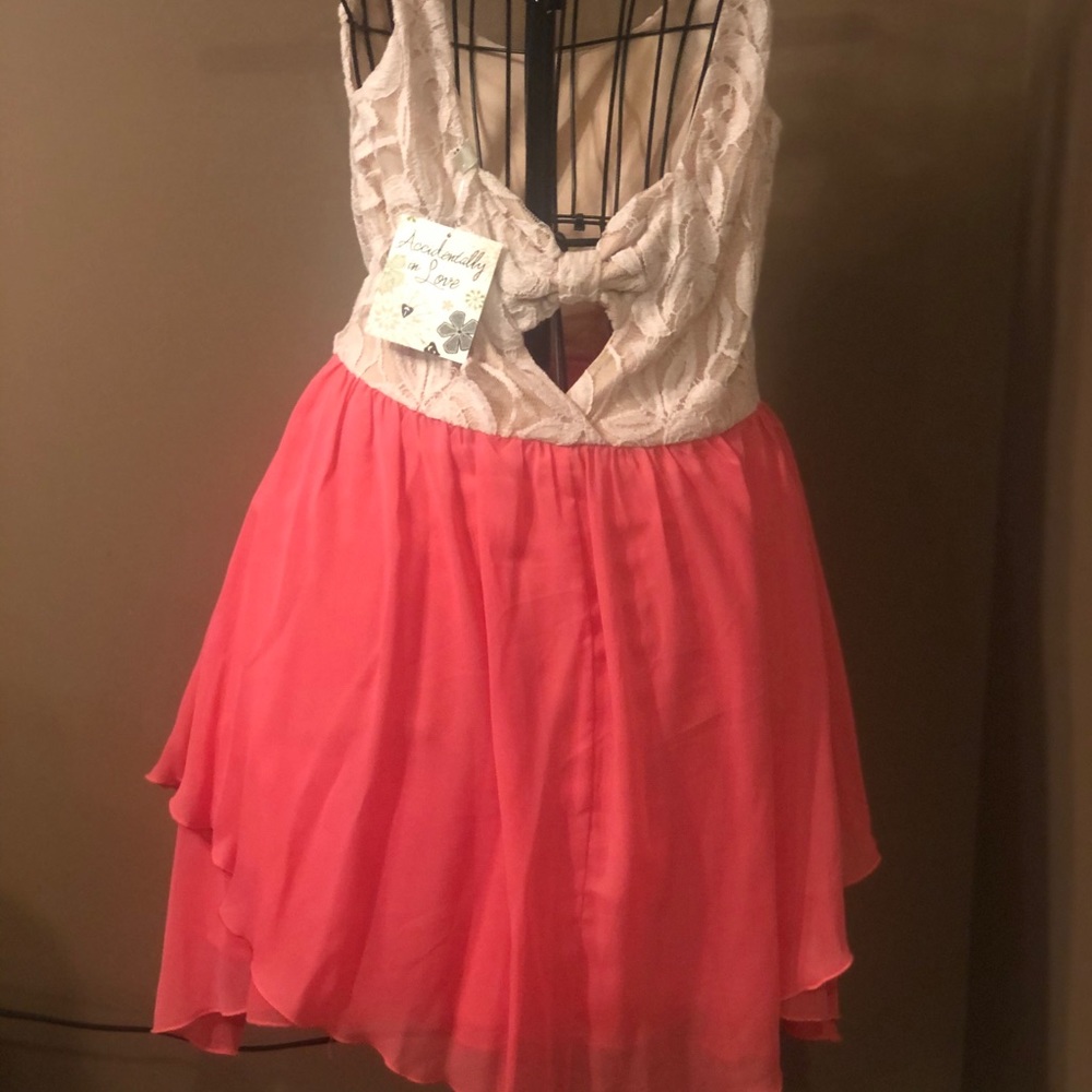 Dress - Picture 3 of 3